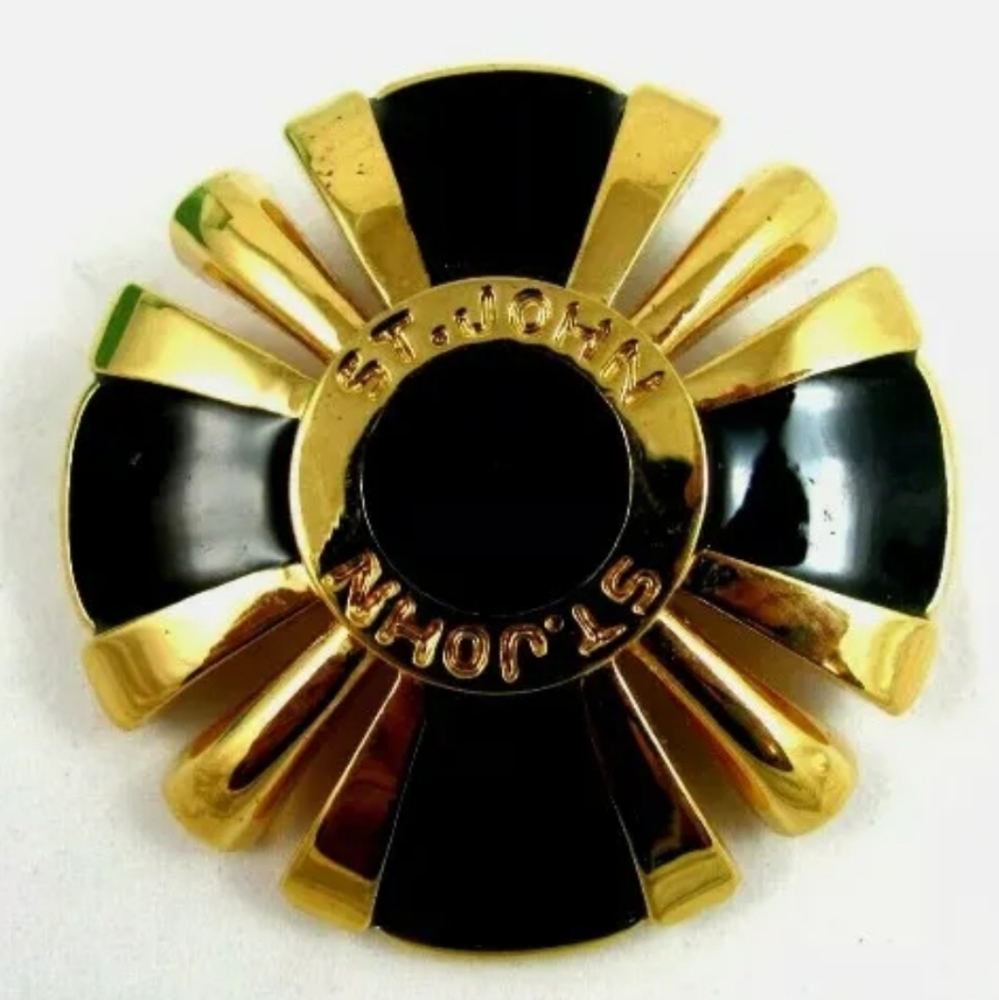 Vintage St John Beautiful Gold Tone Black Enamel Maltese Star Brooch / Pin.